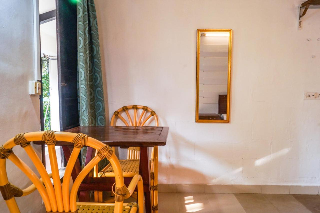 Piggy Calangute By Urban Nomads - Dorms & Pvt Rooms GOA Exterior photo