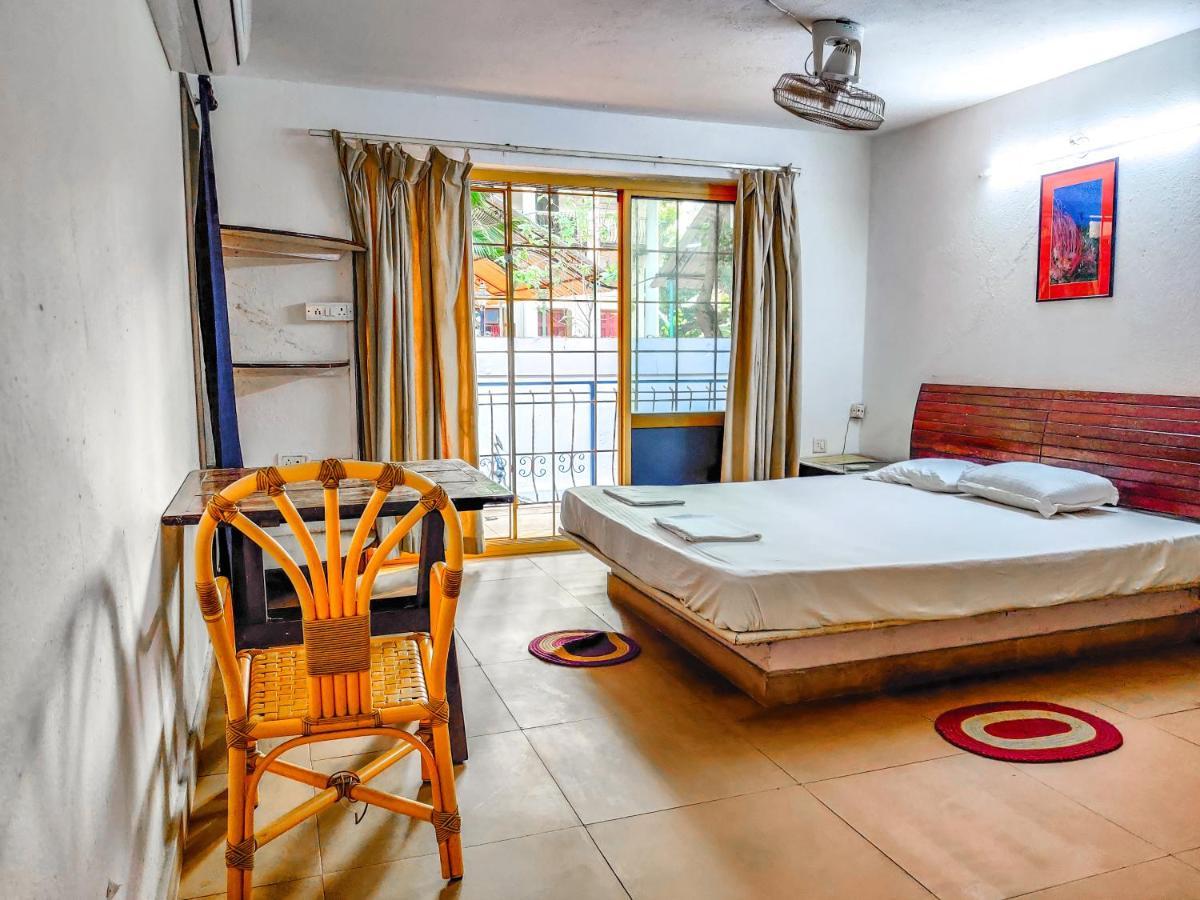 Piggy Calangute By Urban Nomads - Dorms & Pvt Rooms GOA Exterior photo