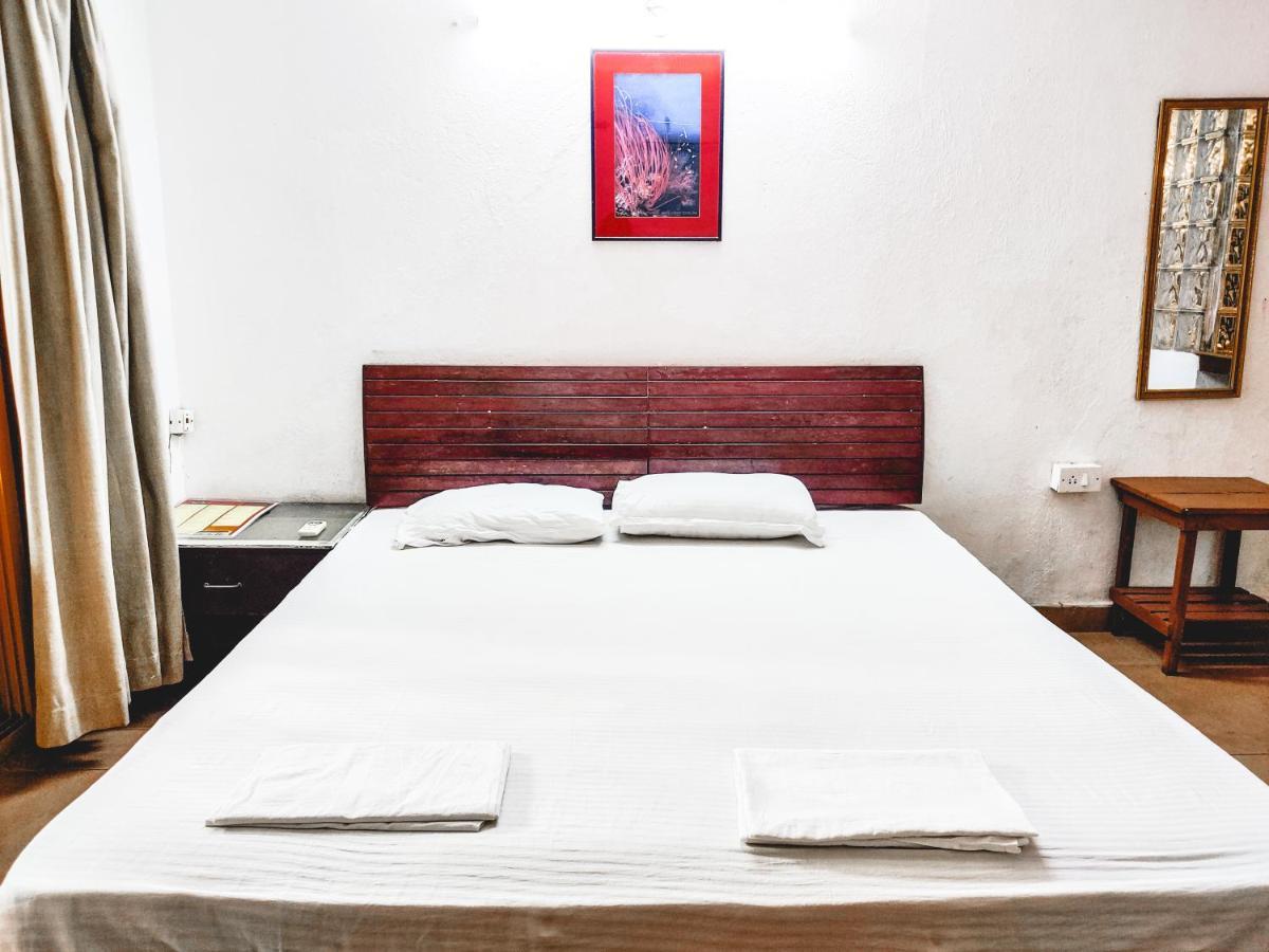 Piggy Calangute By Urban Nomads - Dorms & Pvt Rooms GOA Exterior photo