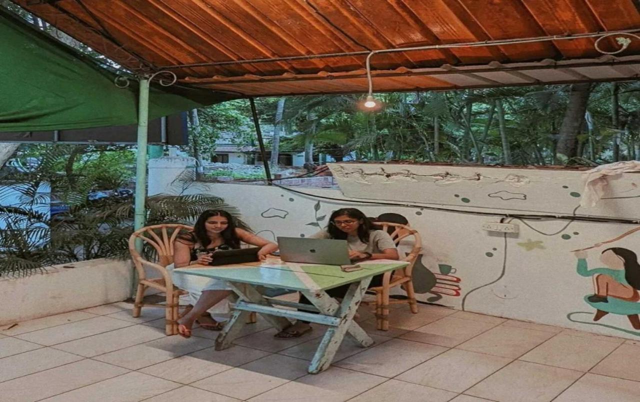 Piggy Calangute By Urban Nomads - Dorms & Pvt Rooms GOA Exterior photo