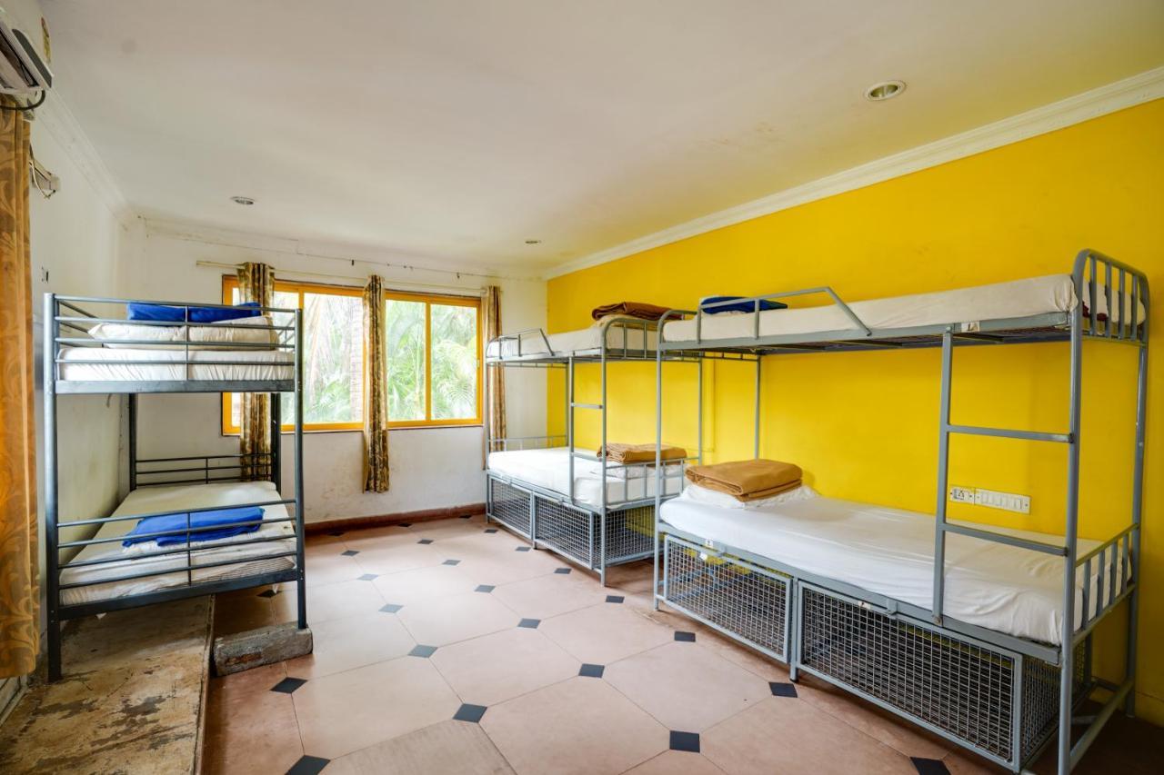Piggy Calangute By Urban Nomads - Dorms & Pvt Rooms GOA Exterior photo