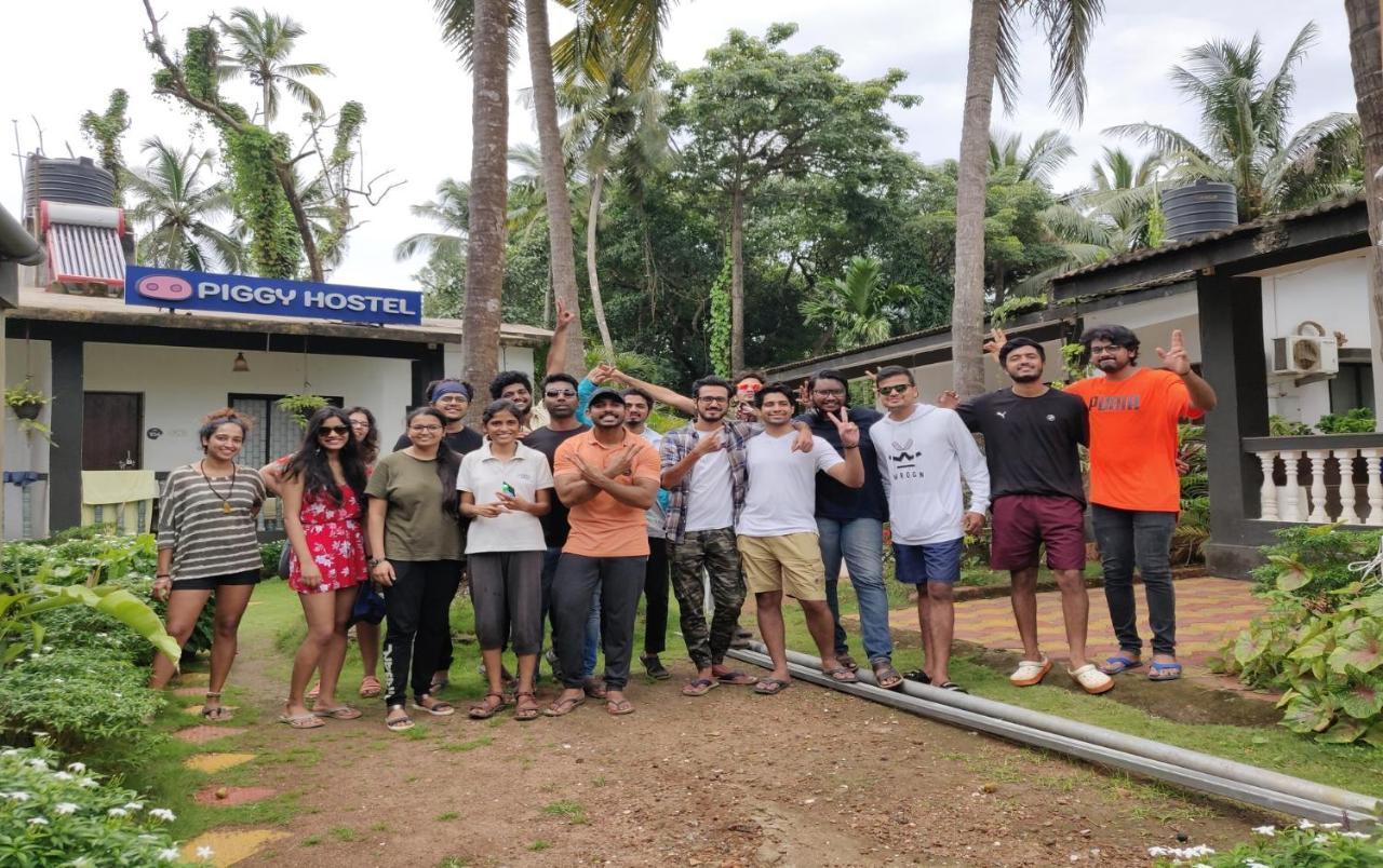 Piggy Calangute By Urban Nomads - Dorms & Pvt Rooms GOA Exterior photo