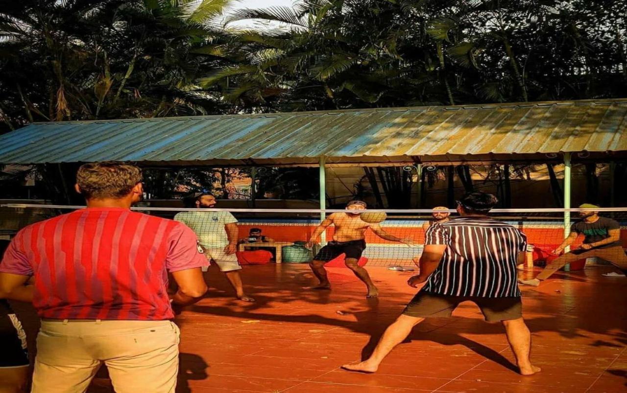 Piggy Calangute By Urban Nomads - Dorms & Pvt Rooms GOA Exterior photo