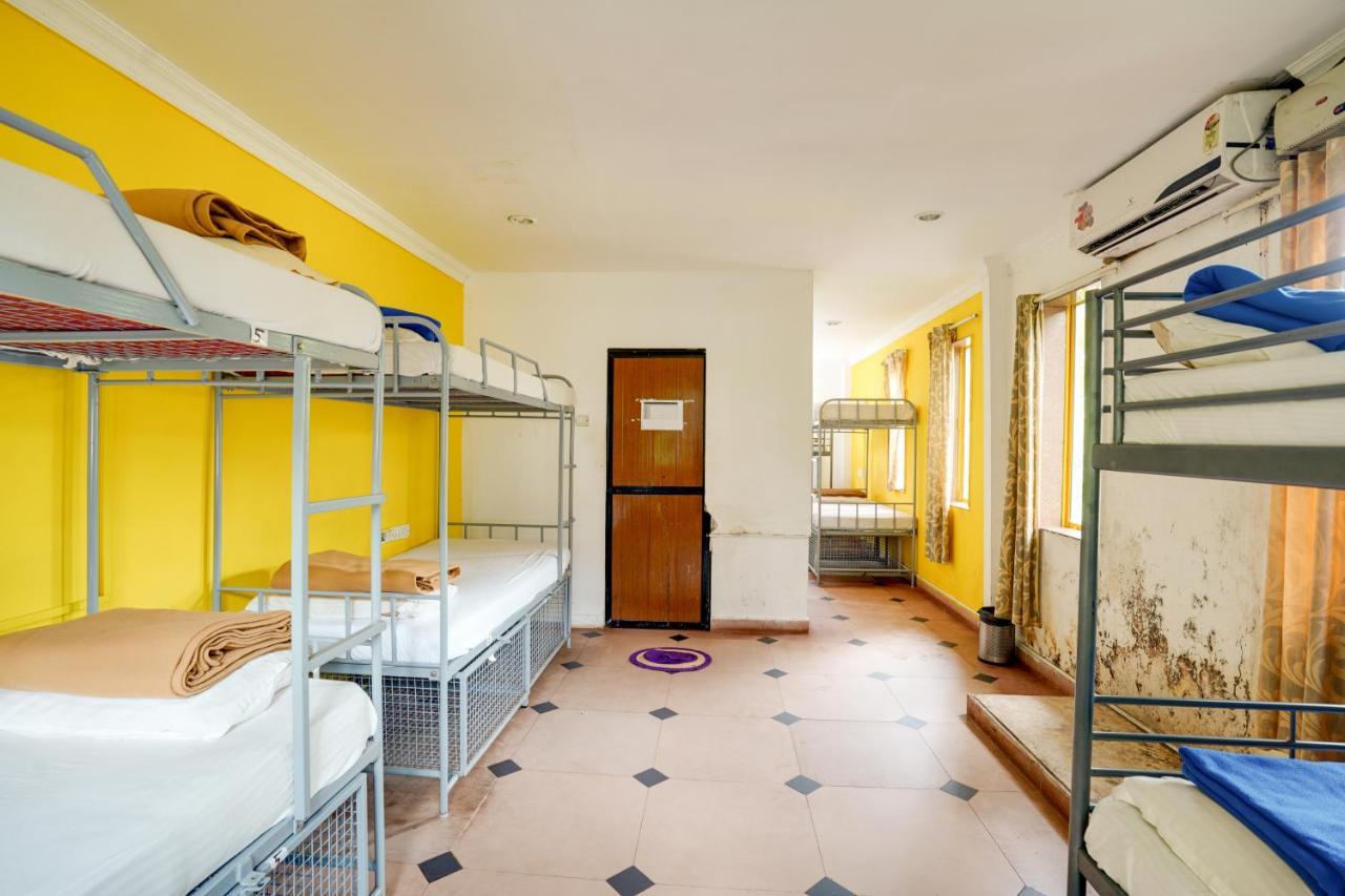 Piggy Calangute By Urban Nomads - Dorms & Pvt Rooms GOA Exterior photo
